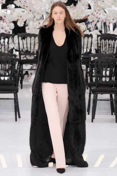 Look 25